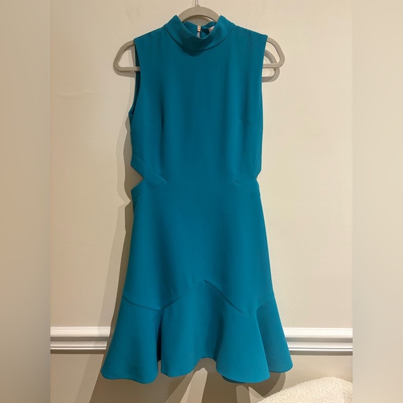 Ted Baker Cormier Cut Out Fluted Shift Dress Turquoise Size 2 / US 6 - Picture 4 of 9